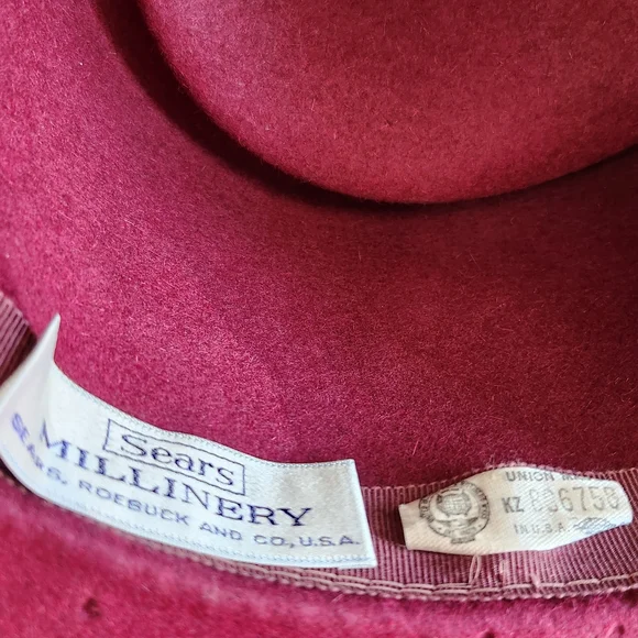 3 Vintage Felt Hats - Picture 3 of 6